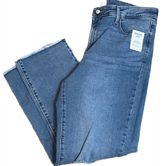 4 8 DENIZEN from Levi's Deconstructed High-Rise Sculpting Straight Jeans Target - Picture 3 of 7